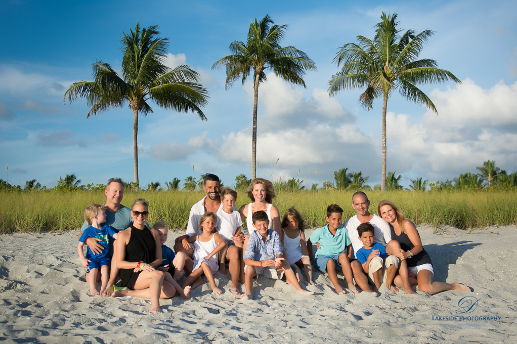 3 Families, 8 kids and a beautiful beach: Family & Friends Beach Photo ...